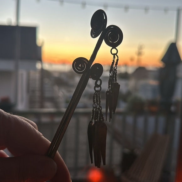 15 hair sticks from my travels around the world…metal, bone, black pearls & horn - Picture 14 of 16